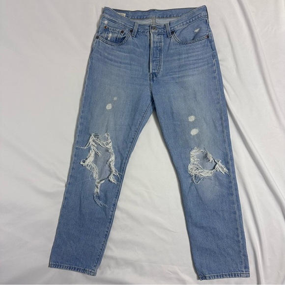 Levi's Premium 501 Jeans Womens W27 L26 Cropped Light Wash Distressed - Picture 1 of 13